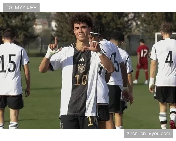 巴塞罗那宣布与16岁天才中场签署首份职业合同，违约金高达10亿欧元